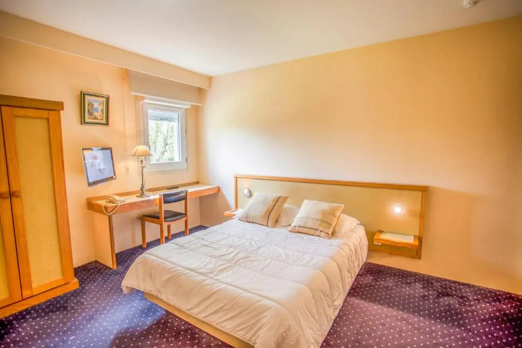 Fasthôtel Pont-Audemer -LE DRAKKAR -un hôtel FH Confort