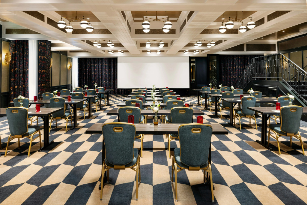 The Candler Hotel Atlanta, Curio Collection by Hilton