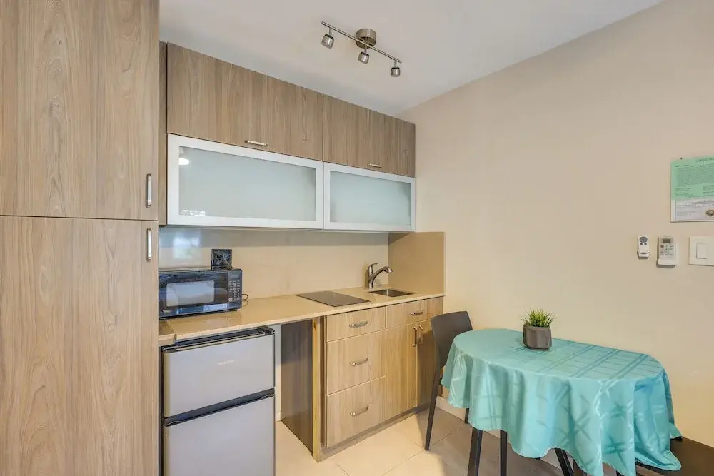1 Mi to Pompano Beach Pier: Pet-friendly Studio!