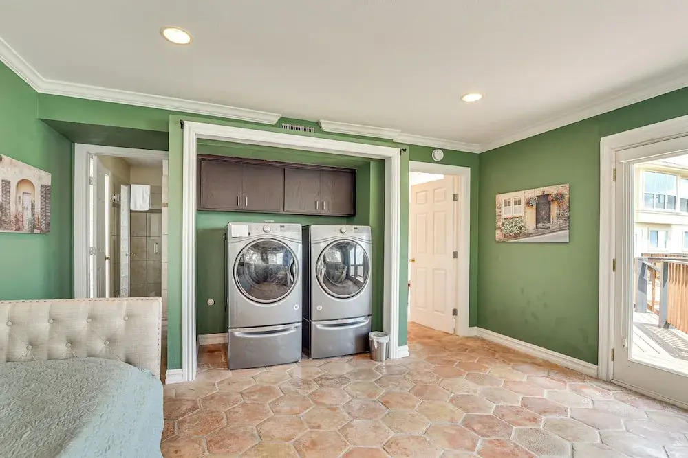 Lakefront Houston House - 1 Mi to Space Center!