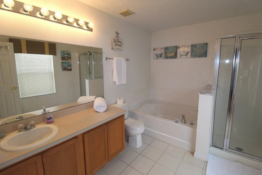 King Size home with private pool - Family Friendly
