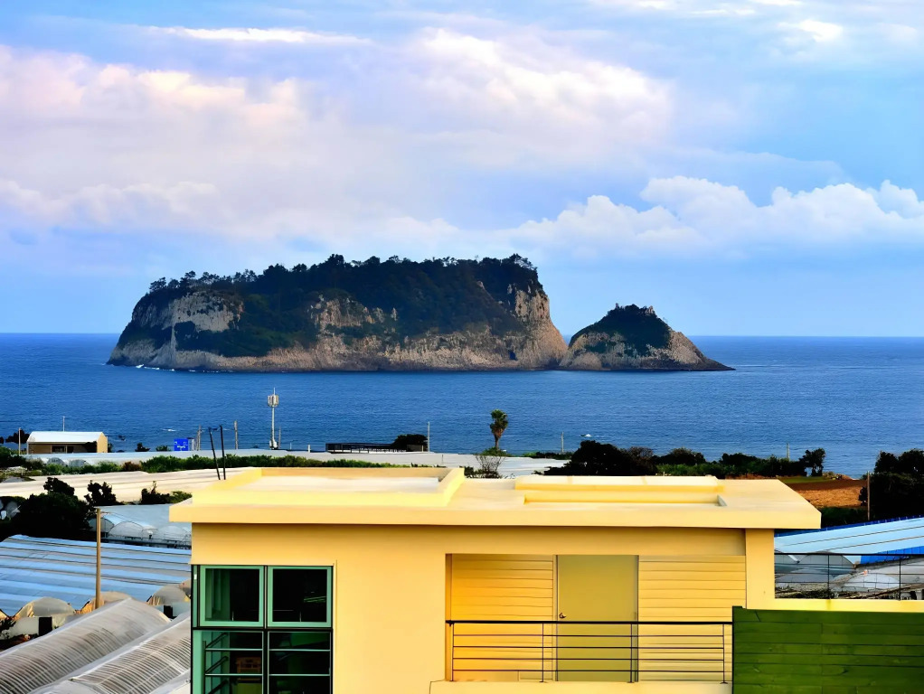 Jeju Bada Wi Olle Pension