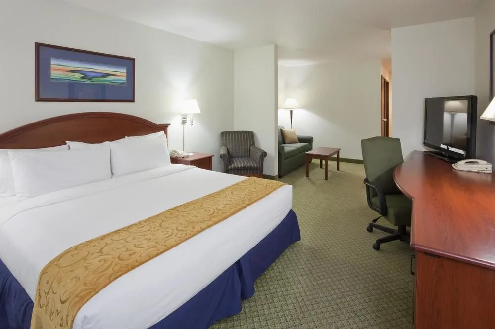 Crossings by GrandStay® – Becker / Big Lake