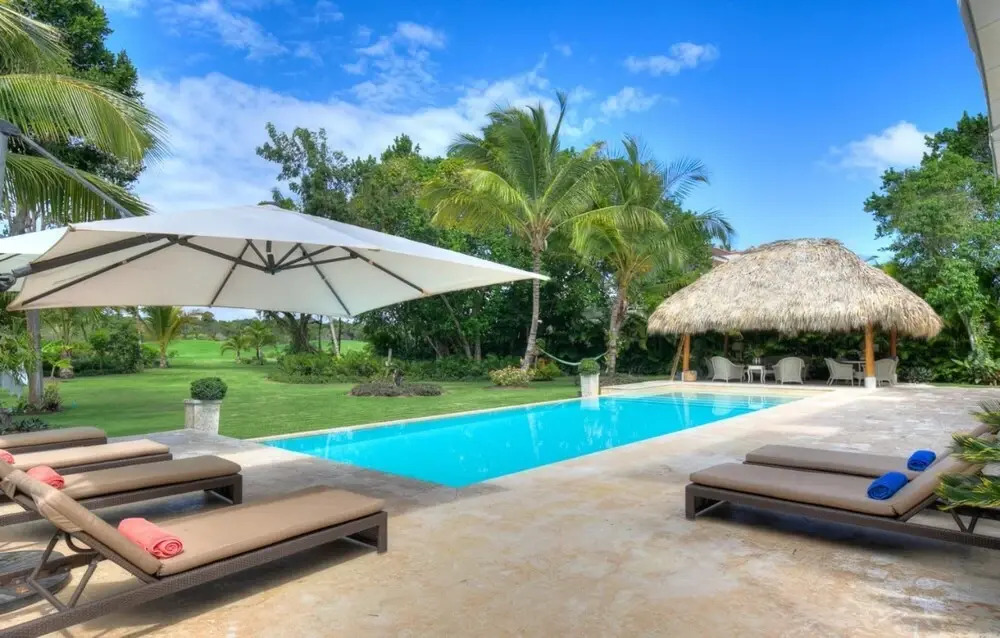 Golf-front Villa With Large Garden and Pool Area in Exclusive Beach Resort