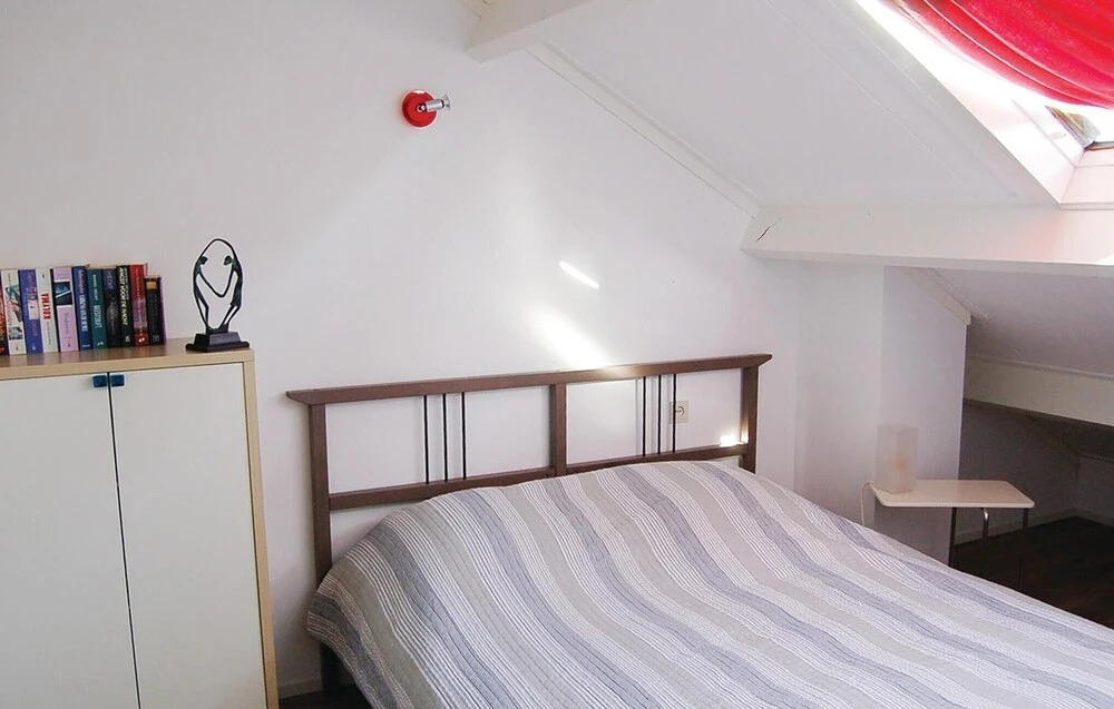 Nice Home in Bruinisse With 3 Bedrooms and Wifi