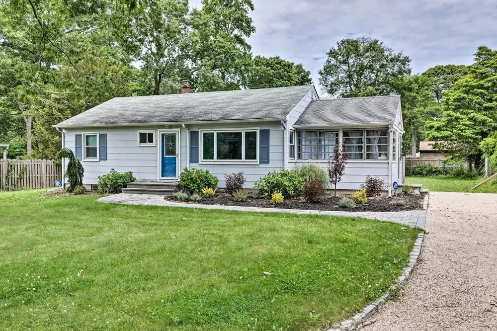Hamptons Bay Home on Shinnecock Bay w/ Yard!