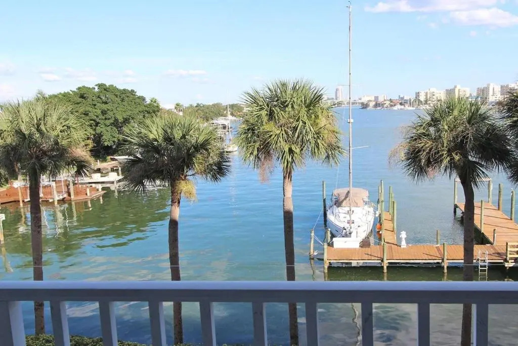 304 Dockside