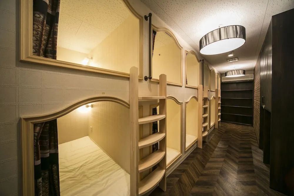 The Wardrobe Hostel Libreria