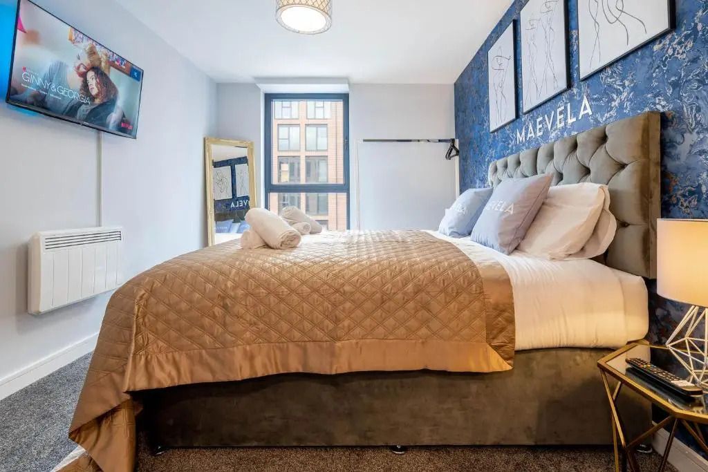 MAEVELA Apartments - ULTRA High-End New Build Apartment ✪ City Centre, Digbeth ✓ With JULIET BALCONY - ROOFTOP TERRACE - PS4 & Smart TV's