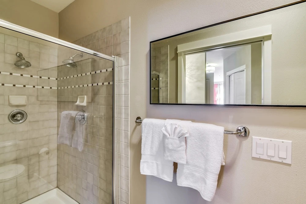 Emerald City Waterfront Retreat - Two Bedroom Condo
