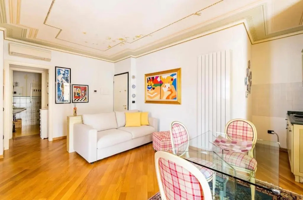 Suite in Centro Storico a Loano con GARAGE