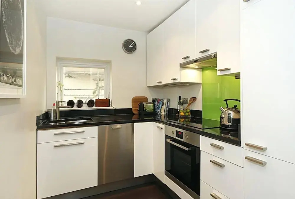 Classic Battersea Home by Clapham Junction Station