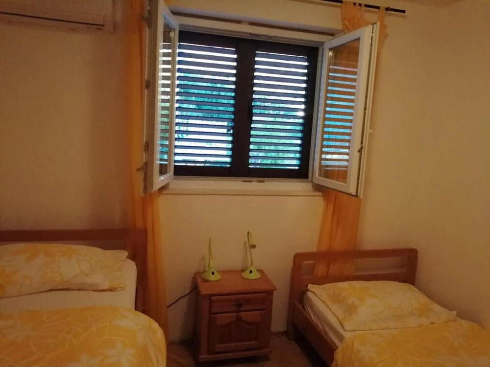 Charming 3-bed House in Viganj