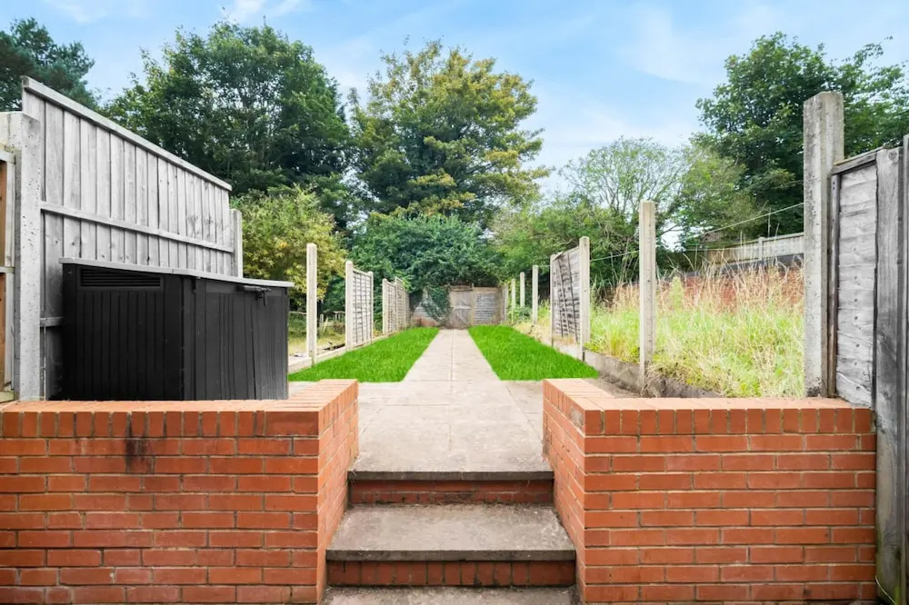 Spacious Home In Harborne(No Front Desk Please Contact The Property 5 Days In Advance)