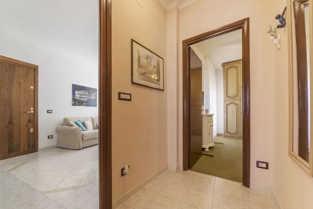 San Giovanni Apartment with Balcony