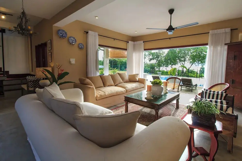 Arahtis Lake Villa