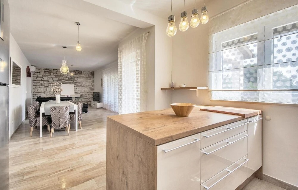 Awesome Home in Premantura With Wifi and 5 Bedrooms