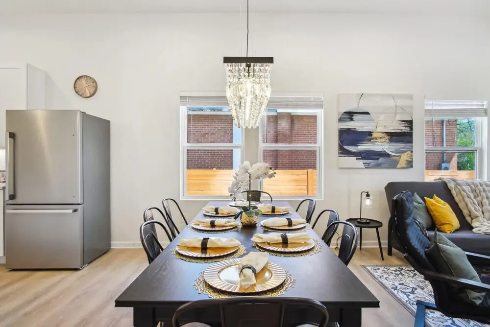 Sleek 4br/3ba Urban Living w/ Downtown Views!