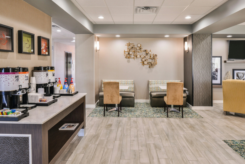 Hampton Inn Emporia, KS