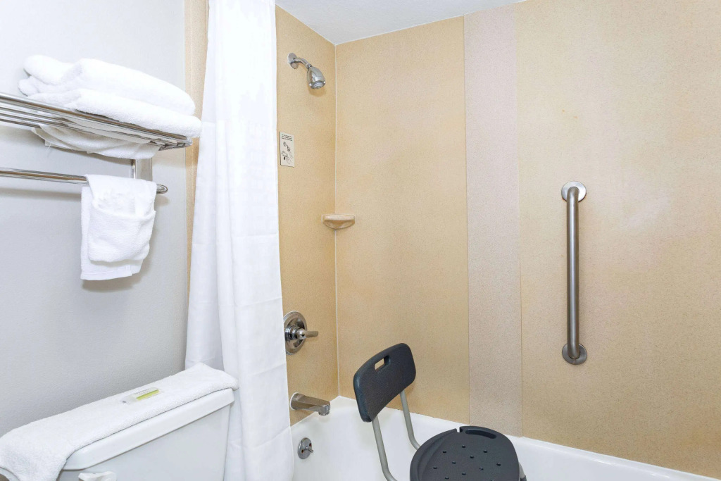 Days Inn by Wyndham N Orlando/Casselberry