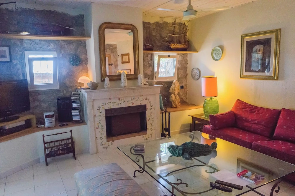 Luxury villa, pool, sea access, large terraces, stupendous views