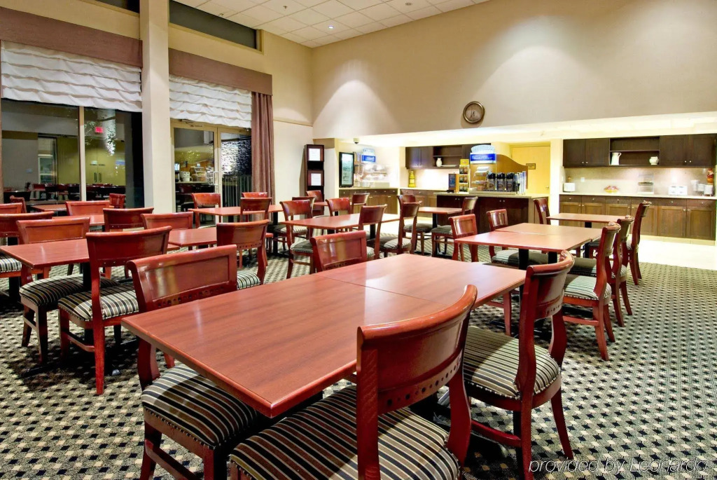 Holiday Inn Express and Suites Surrey by IHG