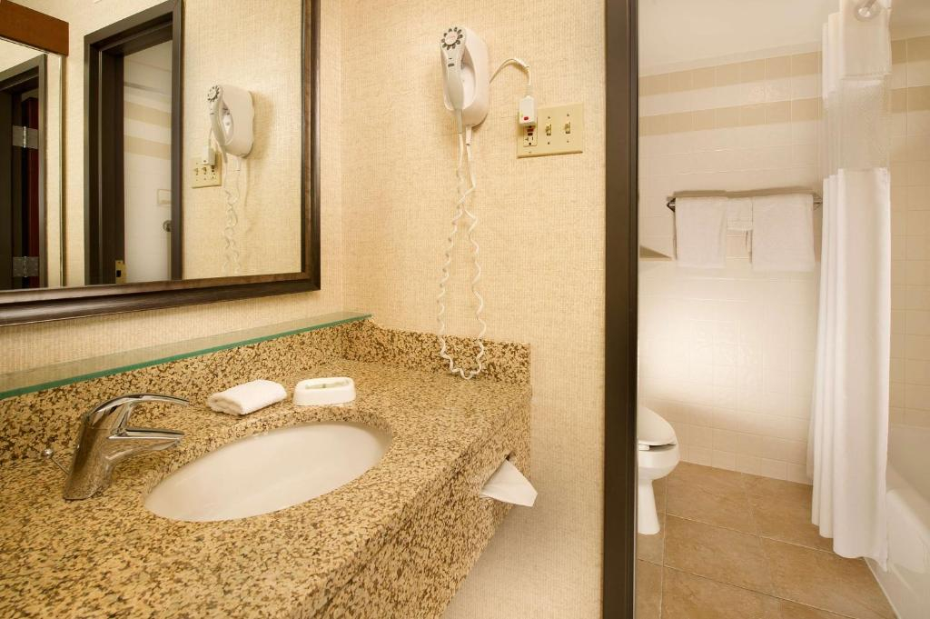 Drury Inn & Suites St. Louis St. Peters