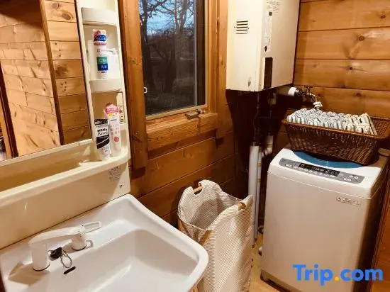Tomys Log House - Need CAR