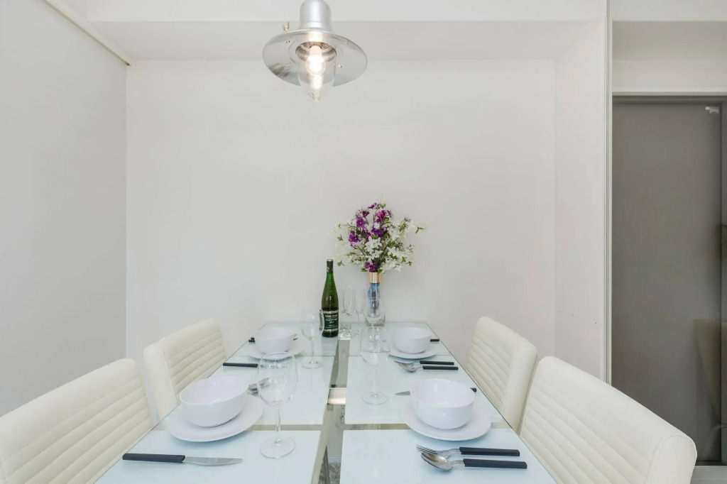 Elegance Place Horie Room