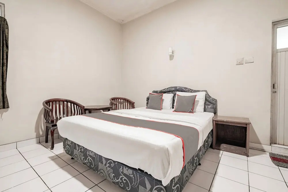Collection O Hotel Sanira