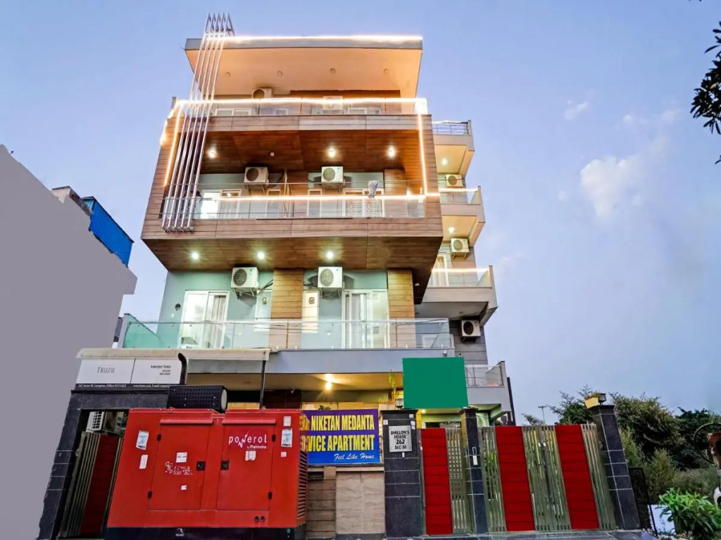 Serviced Apartment near Medanta by BedChambers