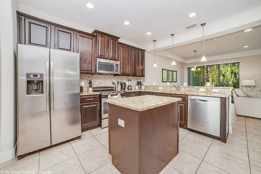 Spacious 4BD Town Home With Private Patio - Near Disney Parks AND Golf #8127