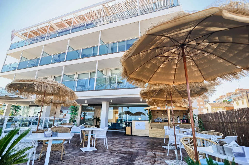 Meraki Beach Hotel