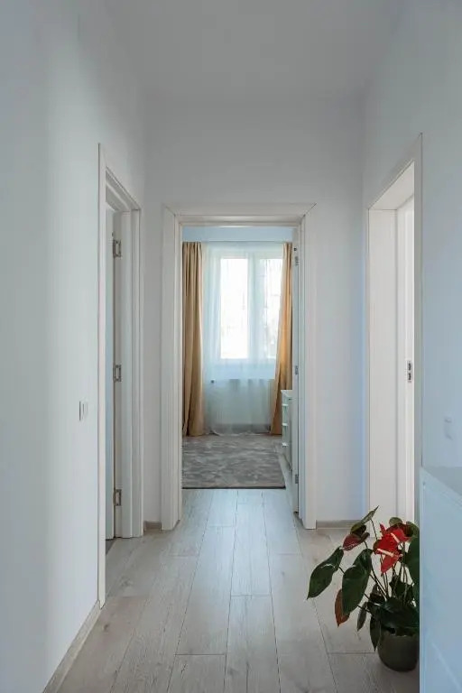 Solomon Apartments Ap 4