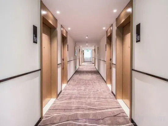 City Comfort Inn Hotel (Wuzhou Taiyang Plaza municipal government )