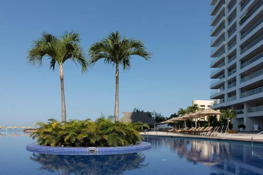 Spectacular Beachfront Garden House at Tres Mares