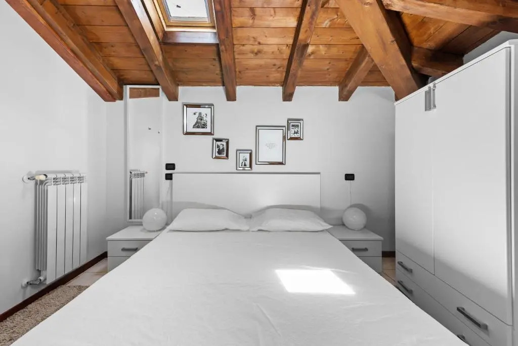 CasaCamelia 35, 3 BDRM with view Lake Como