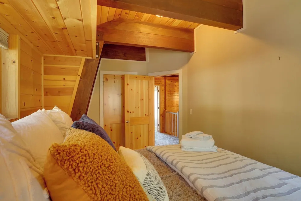 Westwood Lakefront Cabin w/ Hot Tub & Boat Dock!