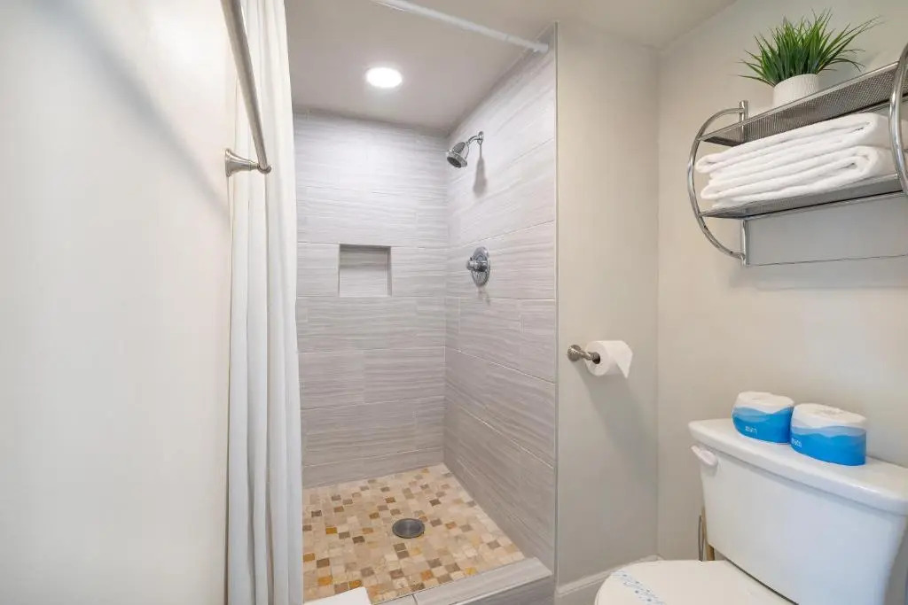 Beautiful Studio in the Aloha Surf in Waikiki with City Views - 8th Floor - WiFi