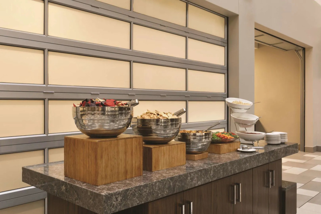 Embassy Suites by Hilton Minneapolis Bloomington Edina