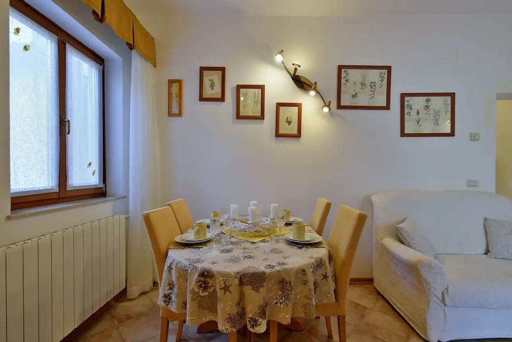Apartment 1877