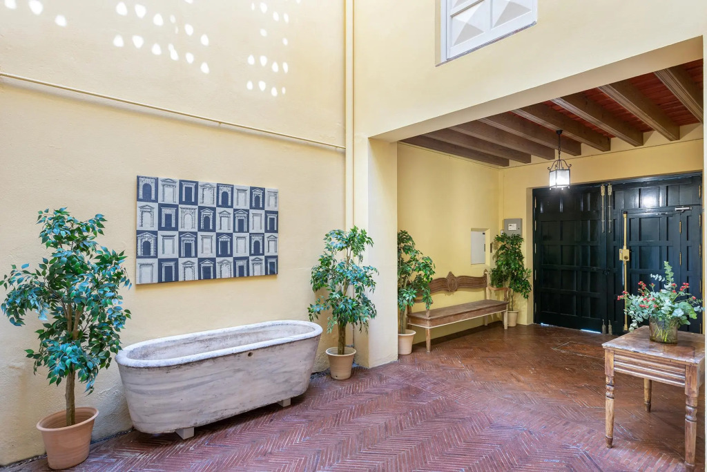 Traditional Sevillian House 6 BD and private terrace. Campamento