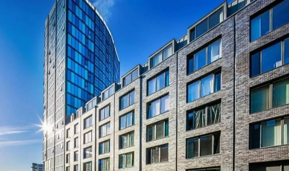 IQuarter Apartment