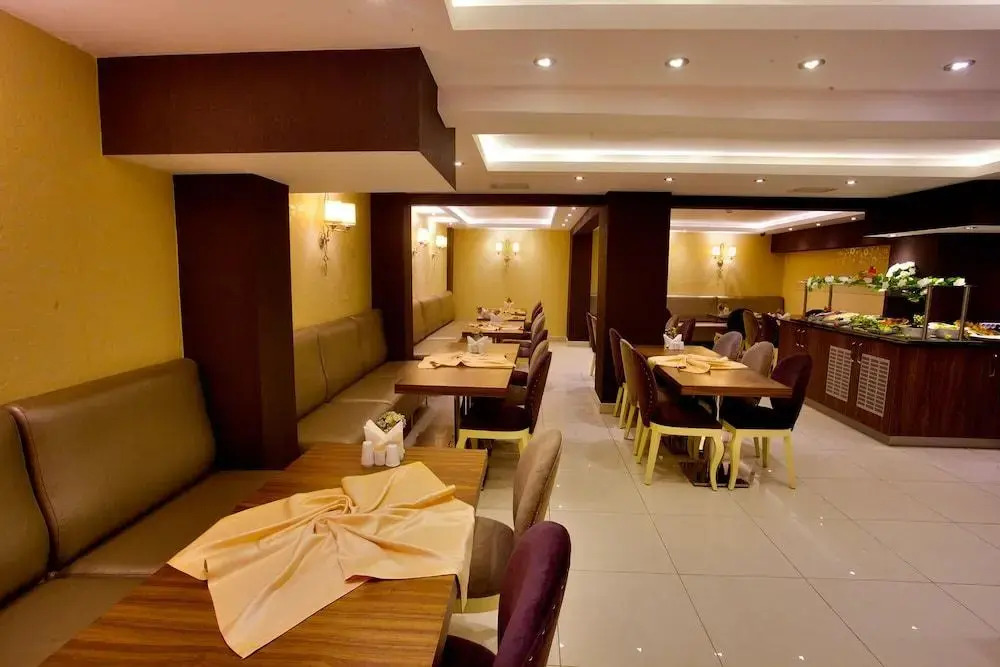 Emin Hotel