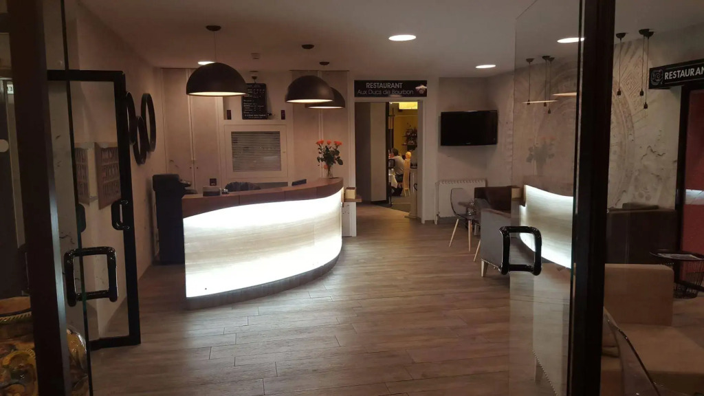 Logis Hotel des Bourbons Montluçon Climatisé