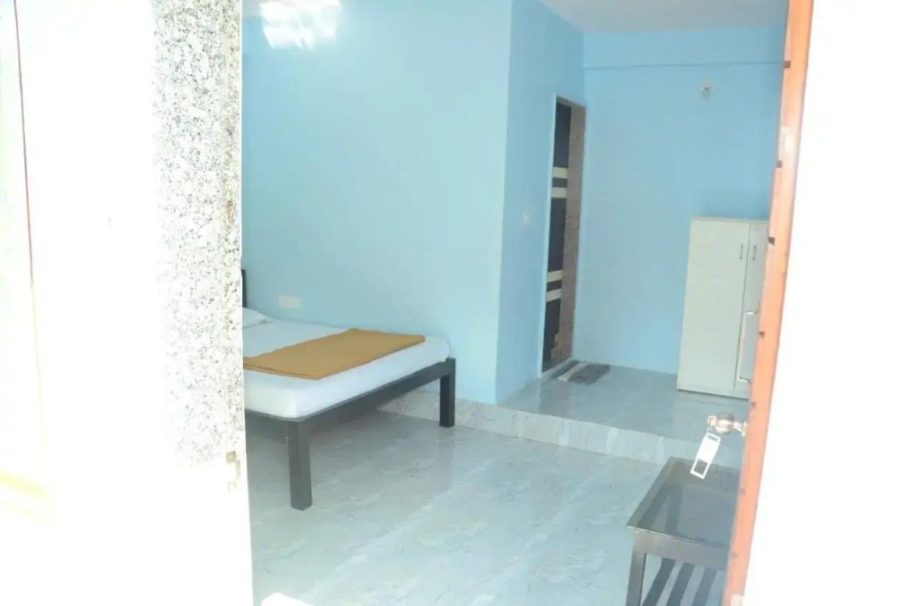 1 BR Guest house in Near Kashid Beach, kashid, by GuestHouser (E53A)