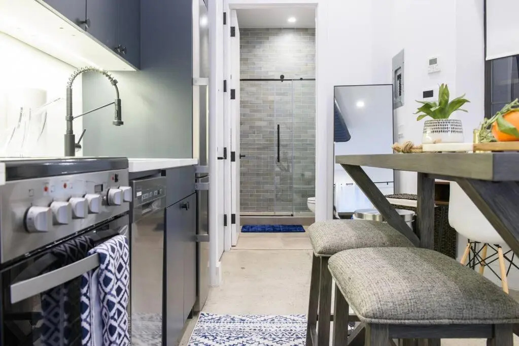 3-2 NEW Prime E Village Private outdoor