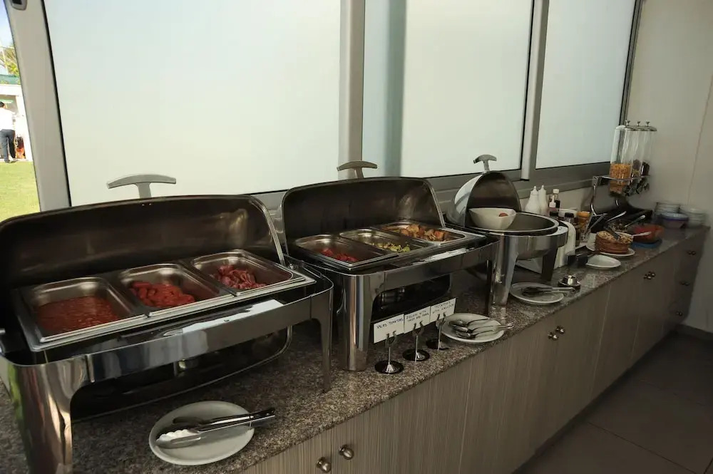 Frixos Suites Hotel Apartments