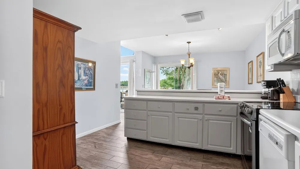 Herons Rest at Port Villas by Avantstay Waterfront Cove + Dock + Deck Walk to Beach + Sea Pines