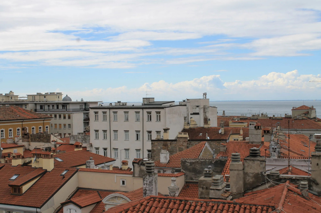 URBANAUTS STUDIOS Minelli